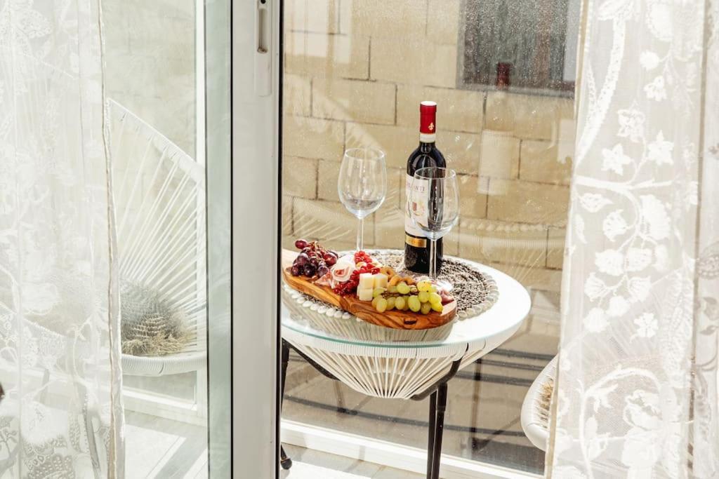 Appartement Luxury Designer Penthouse With Private Jacuzzi à Sliema Extérieur photo
