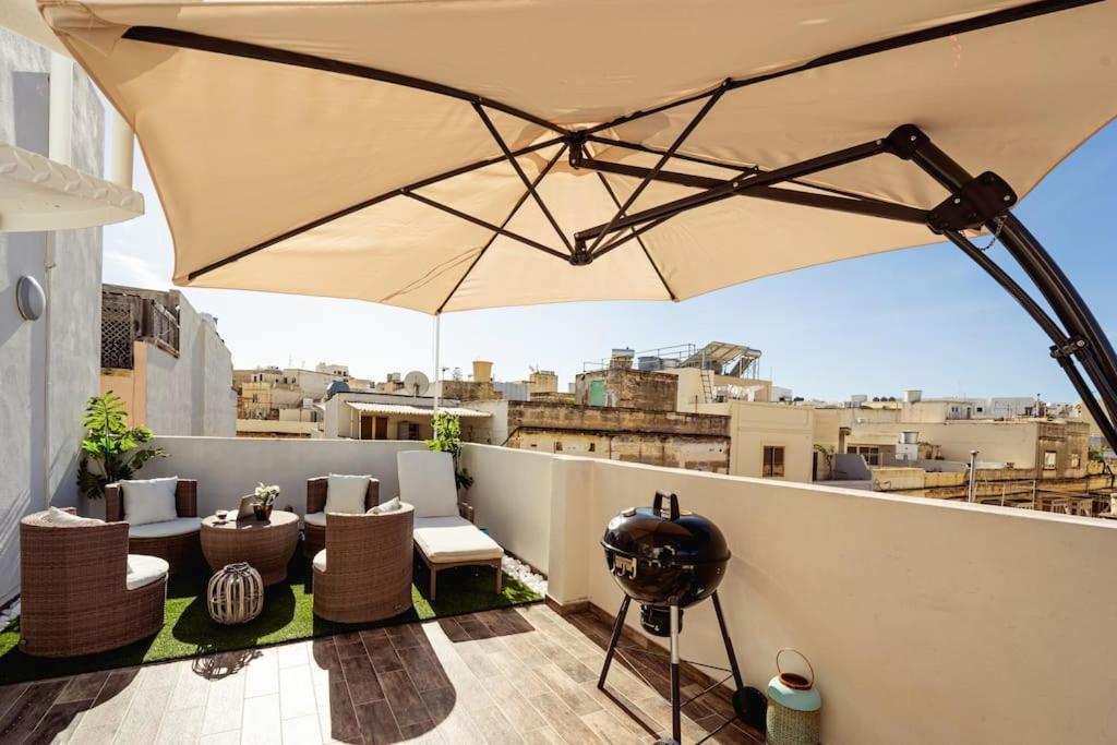 Appartement Luxury Designer Penthouse With Private Jacuzzi à Sliema Extérieur photo