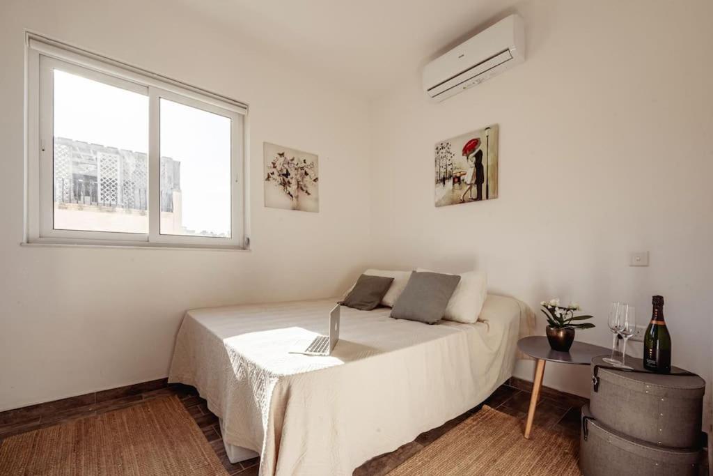 Appartement Luxury Designer Penthouse With Private Jacuzzi à Sliema Extérieur photo